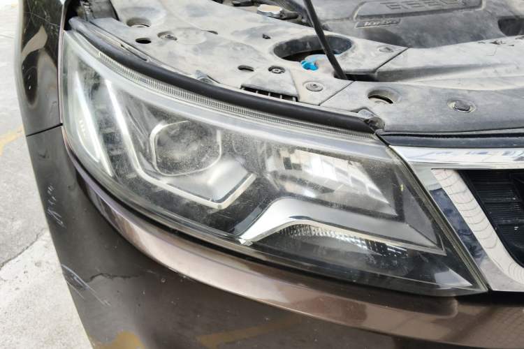 Used Geely Auto Vision X6 2016 1.3T CVT Flagship Model Right Front Headlight