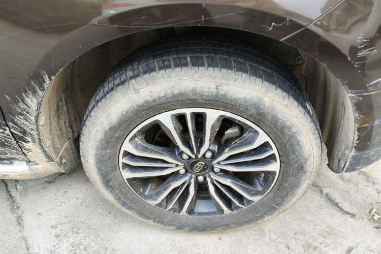 Used Geely Auto Vision X6 2016 1.3T CVT Flagship Model Right Front Wheel Hub