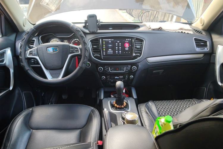 Used Geely Auto Vision X6 2016 1.8L Manual Luxury Model Center Console
