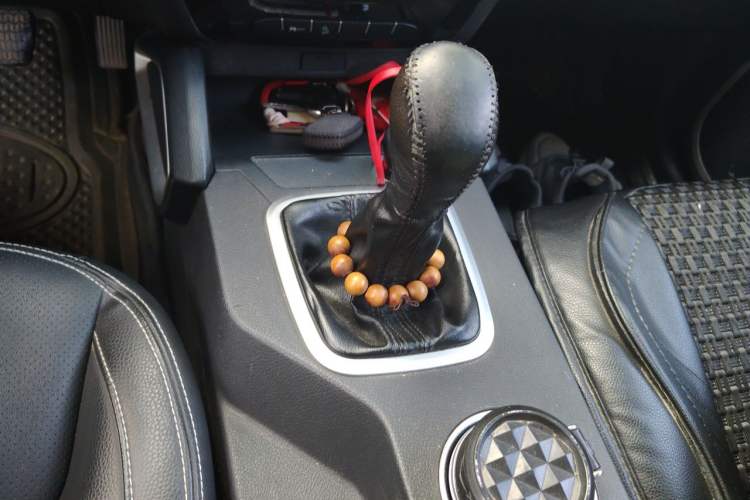 Used Geely Auto Vision X6 2016 1.8L Manual Luxury Model Gear Lever