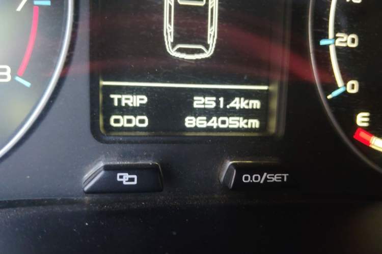 Used Geely Auto Vision X6 2016 1.8L Manual Luxury Model Odometer Close Up