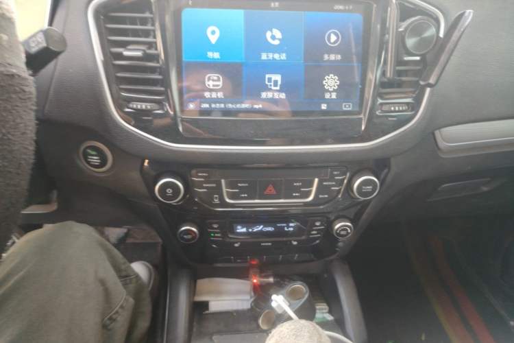 Used Geely Auto Vision X6 2016 1.8L Manual Luxury Model Audio And AC Panel