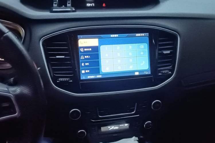 Used Geely Auto Vision X6 2016 1.3T CVT Luxury Model Audio And AC Panel
