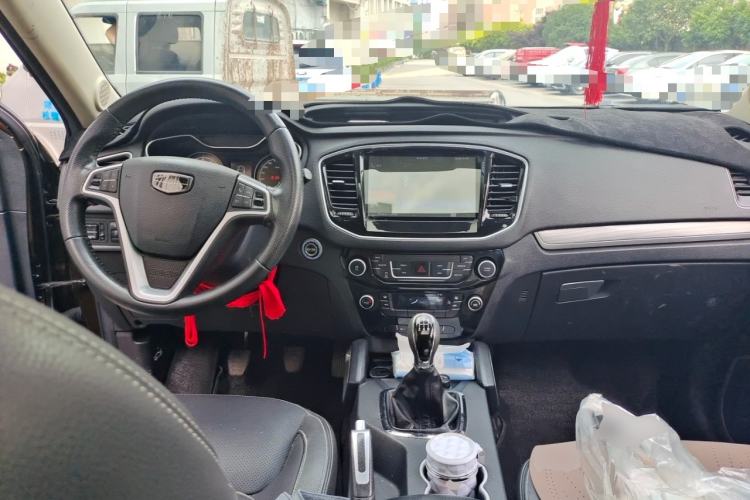 Used Geely Auto Vision X6 2016 1.8L Manual Luxury Model Center Console