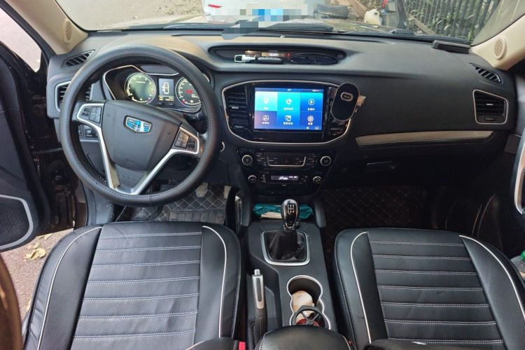 Used Geely Auto Vision X6 2016 1.8L Manual Luxury Model Center Console
