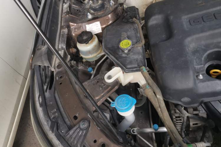 Used Geely Auto Vision X6 2016 1.8L Manual Luxury Model Engine Bay Right