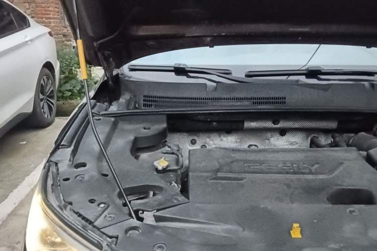 Used Geely Auto Vision X6 2016 1.3T CVT Luxury Model Engine Bay Right