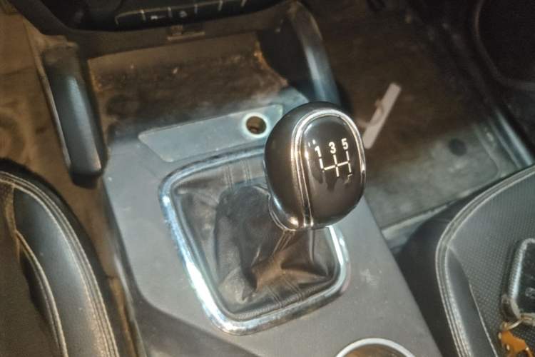 Used Geely Auto Vision X6 2016 1.8L Manual Luxury Model Gear Lever