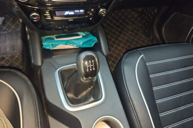 Used Geely Auto Vision X6 2016 1.8L Manual Luxury Model Gear Lever