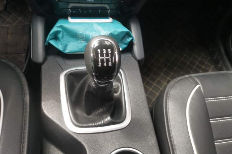 Used Geely Auto Vision X6 2016 1.8L Manual Luxury Model Gear Lever
