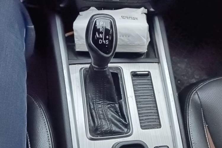 Used Geely Auto Vision X6 2016 1.3T CVT Luxury Model Gear Lever