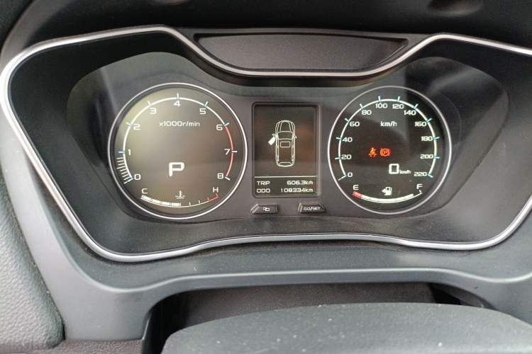 Used Geely Auto Vision X6 2016 1.3T CVT Flagship Model Odometer Close Up