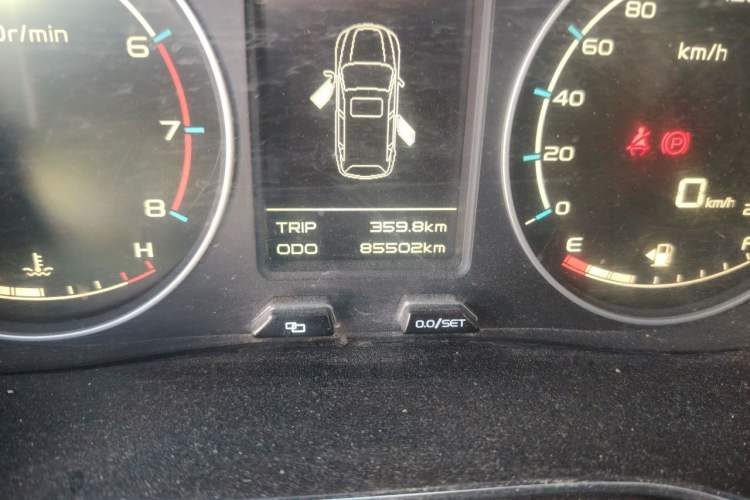 Used Geely Auto Vision X6 2016 1.8L Manual Luxury Model Odometer Close Up
