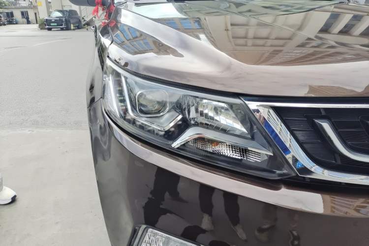 Used Geely Auto Vision X6 2016 1.8L Manual Luxury Model Right Front Headlight