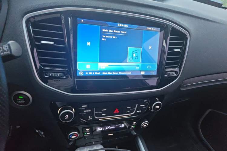Used Geely Auto Vision X6 2016 1.3T CVT Luxury Model Audio And AC Panel