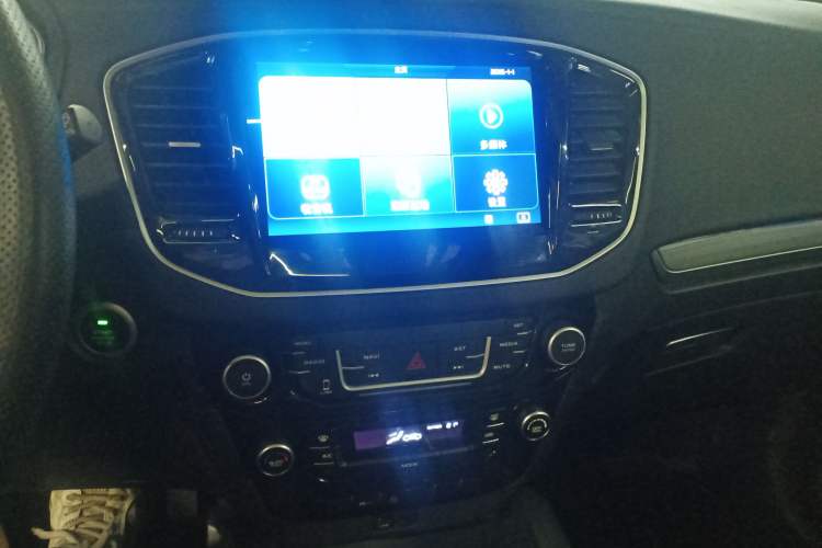 Used Geely Auto Vision X6 2016 1.8L Manual Luxury Model Audio And AC Panel