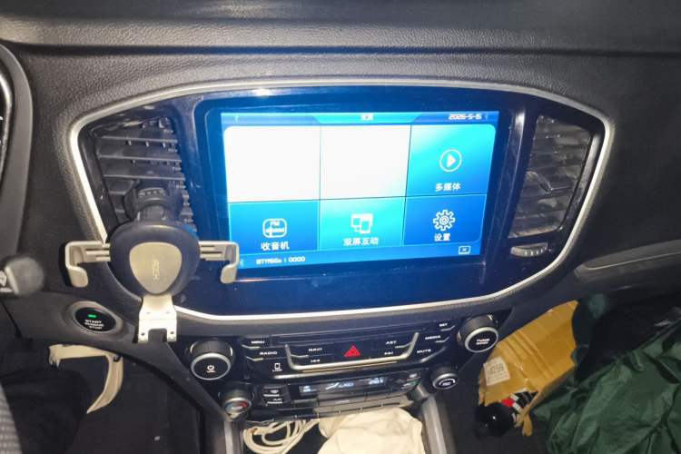 Used Geely Auto Vision X6 2016 1.3T CVT Luxury Model Audio And AC Panel