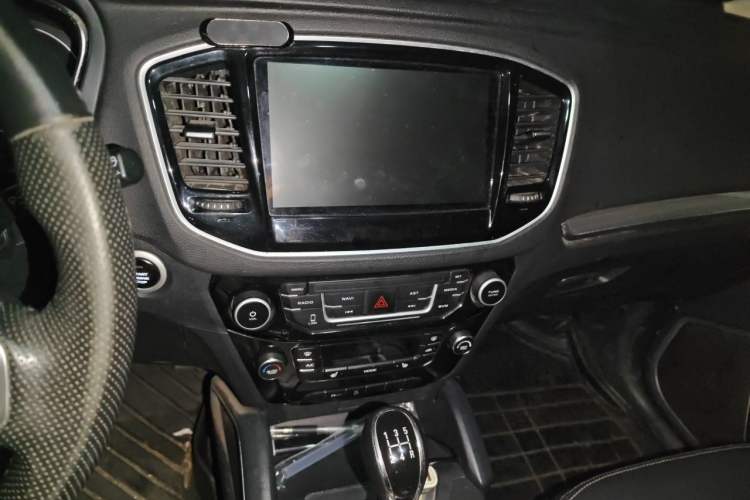 Used Geely Auto Vision X6 2016 1.8L Manual Luxury Model Audio And AC Panel