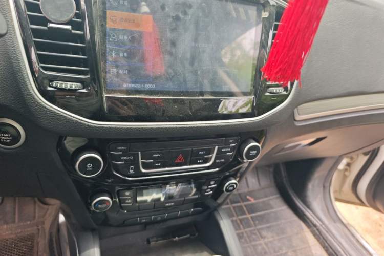 Used Geely Auto Vision X6 2016 1.8L Manual Luxury Model Audio And AC Panel