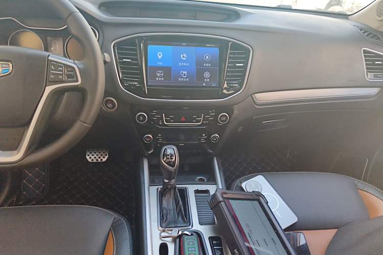 Used Geely Auto Vision X6 2016 1.3T CVT Luxury Model Audio And AC Panel