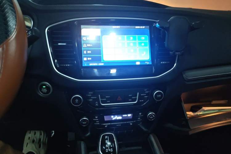 Used Geely Auto Vision X6 2016 1.3T CVT Flagship Model Audio And AC Panel