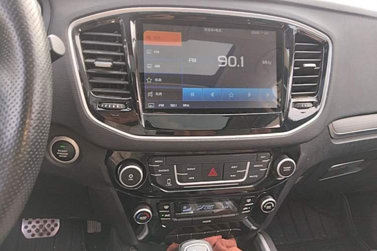 Used Geely Auto Vision X6 2016 1.3T CVT Luxury Model Audio And AC Panel