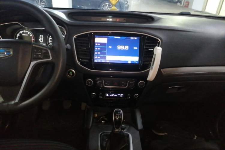 Used Geely Auto Vision X6 2016 1.8L Manual Luxury Model Audio And AC Panel