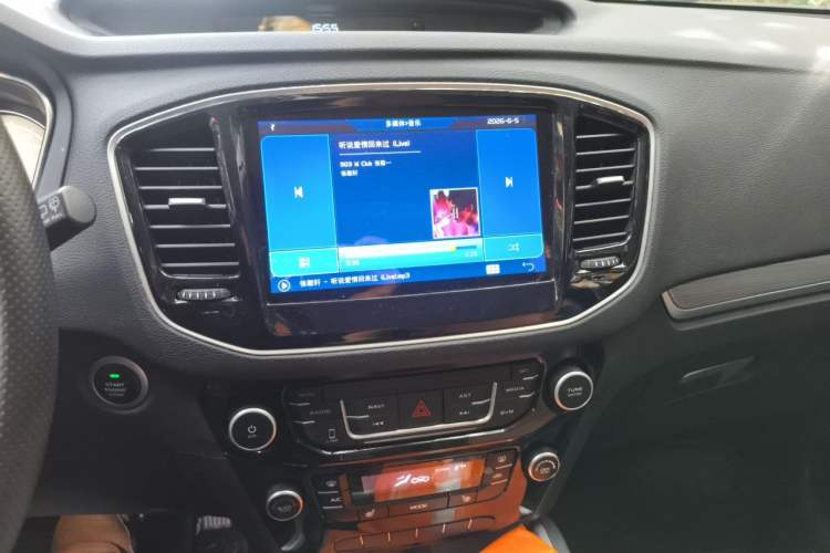 Used Geely Auto Vision X6 2016 1.3T CVT Flagship Model Audio And AC Panel