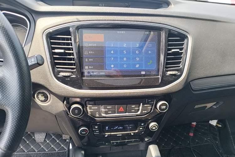 Used Geely Auto Vision X6 2016 1.8L Manual Luxury Model Audio And AC Panel