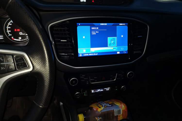 Used Geely Auto Vision X6 2016 1.8L Manual Luxury Model Audio And AC Panel