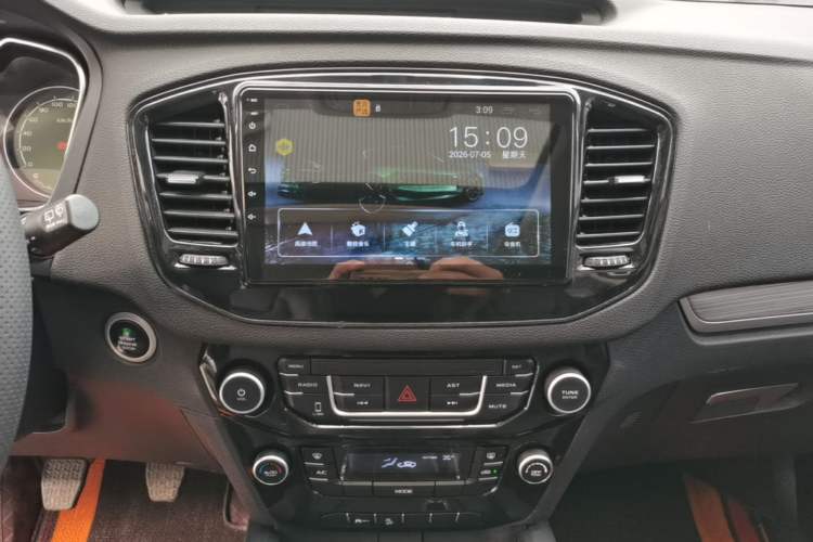 Used Geely Auto Vision X6 2016 1.8L Manual Luxury Model Audio And AC Panel
