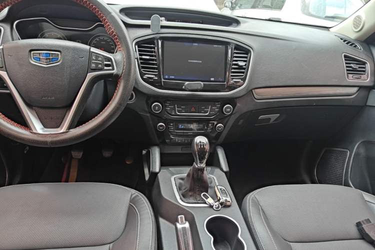 Used Geely Auto Vision X6 2016 1.8L Manual Luxury Model Audio And AC Panel