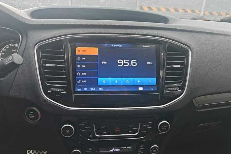 Used Geely Auto Vision X6 2016 1.3T CVT Luxury Model Audio And AC Panel