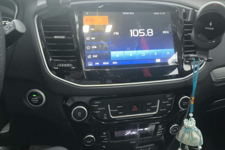 Used Geely Auto Vision X6 2016 1.8L Manual Luxury Model Audio And AC Panel