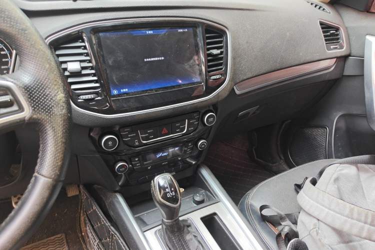 Used Geely Auto Vision X6 2016 1.3T CVT Flagship Model Audio And AC Panel