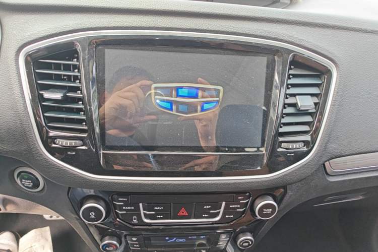 Used Geely Auto Vision X6 2016 1.3T CVT Flagship Model Audio And AC Panel