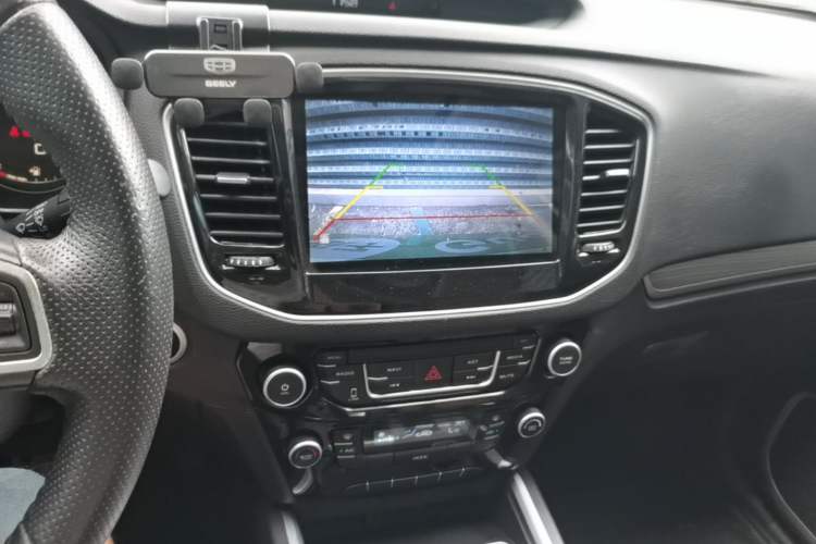 Used Geely Auto Vision X6 2016 1.3T CVT Luxury Model Audio And AC Panel