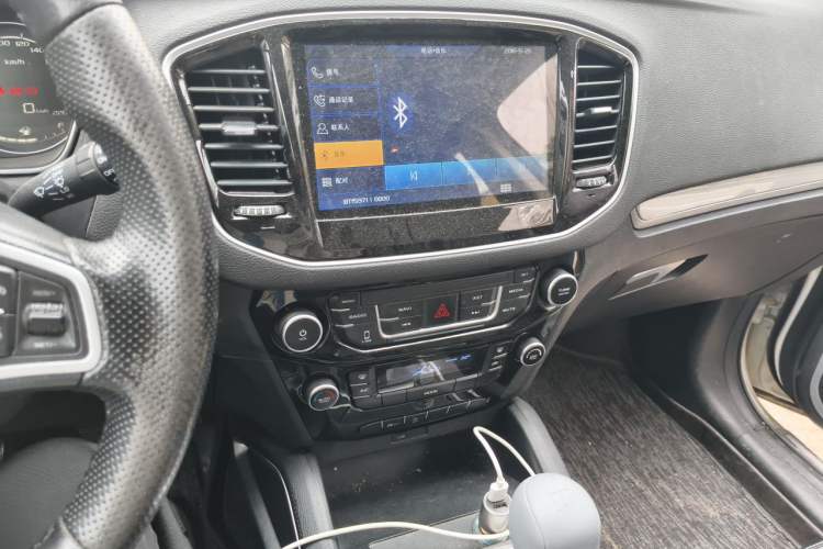 Used Geely Auto Vision X6 2016 1.8L Manual Luxury Model Audio And AC Panel