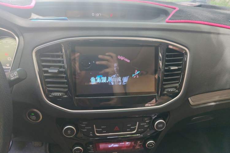 Used Geely Auto Vision X6 2016 1.8L Manual Luxury Model Audio And AC Panel