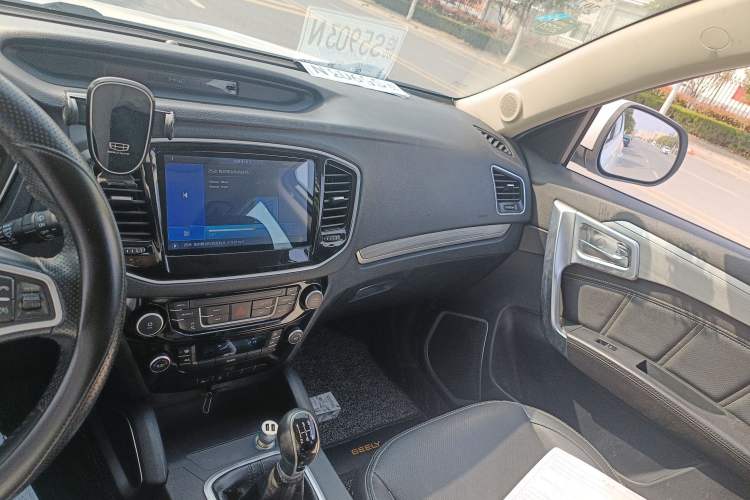 Used Geely Auto Vision X6 2016 1.8L Manual Luxury Model Audio And AC Panel
