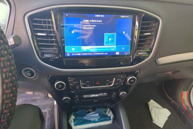 Used Geely Auto Vision X6 2016 1.8L Manual Luxury Model Audio And AC Panel