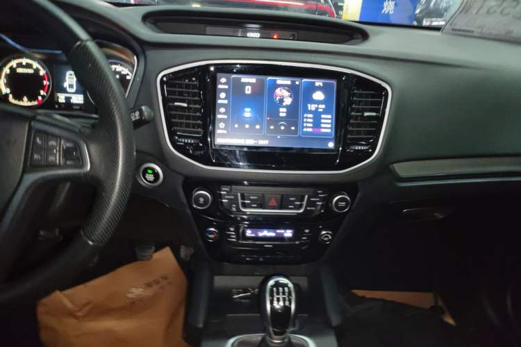 Used Geely Auto Vision X6 2016 1.8L Manual Luxury Model Audio And AC Panel