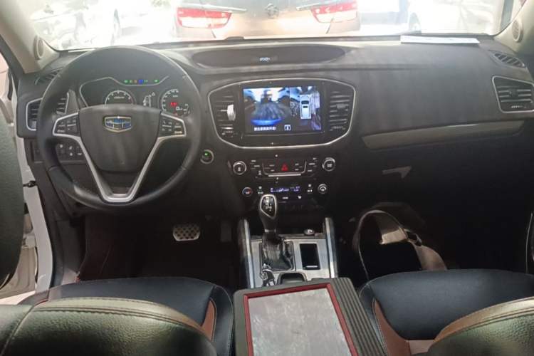 Used Geely Auto Vision X6 2016 1.3T CVT Flagship Model Center Console