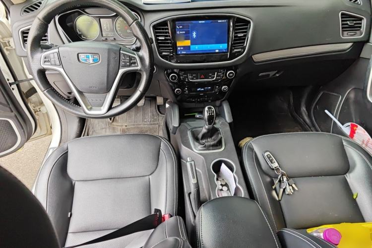 Used Geely Auto Vision X6 2016 1.8L Manual Luxury Model Center Console