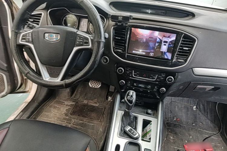 Used Geely Auto Vision X6 2016 1.3T CVT Flagship Model Center Console