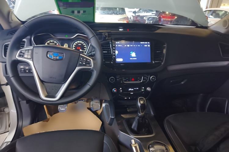 Used Geely Auto Vision X6 2016 1.8L Manual Luxury Model Center Console