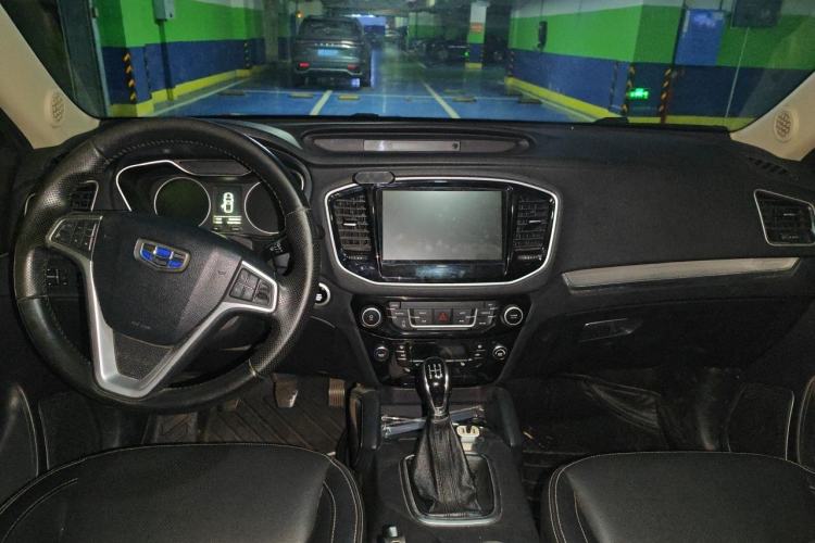 Used Geely Auto Vision X6 2016 1.8L Manual Luxury Model Center Console