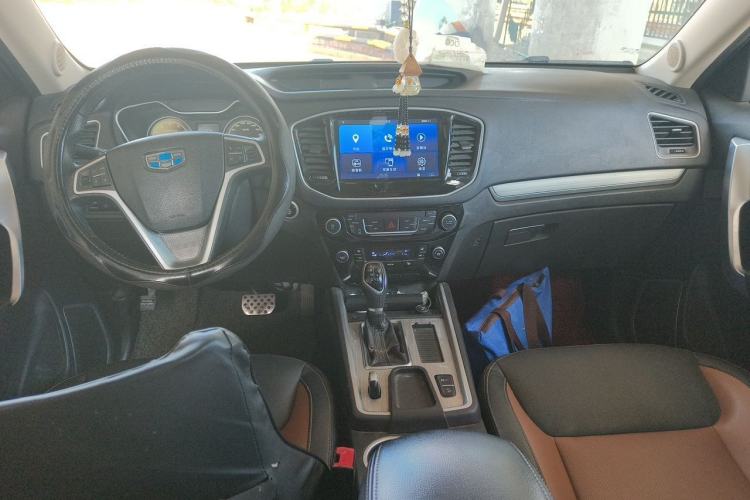Used Geely Auto Vision X6 2016 1.3T CVT Flagship Model Center Console