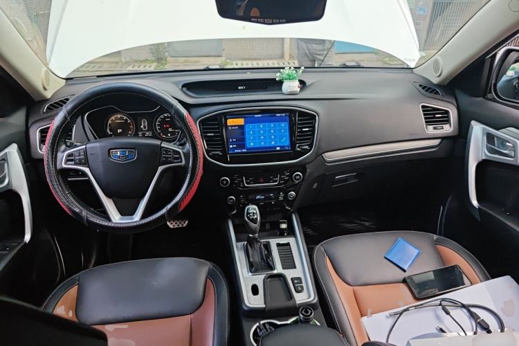 Used Geely Auto Vision X6 2016 1.3T CVT Flagship Model Center Console