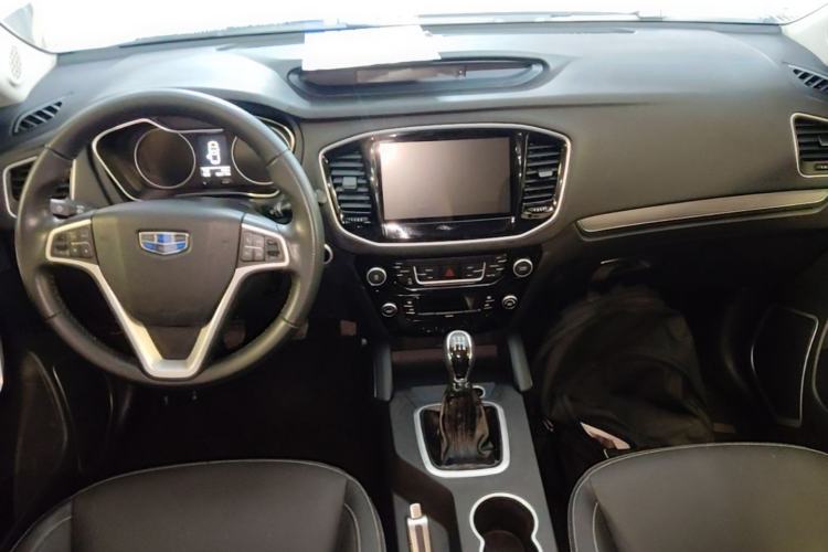 Used Geely Auto Vision X6 2016 1.8L Manual Luxury Model Center Console